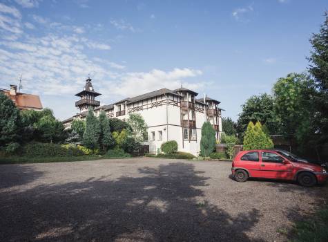 Schlosshotel Marienbad - Schlosshotel Building from Parking side  .jpg