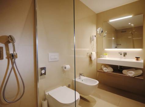 Hotel Riviera - HotelRiviera_bathroom_family_bide