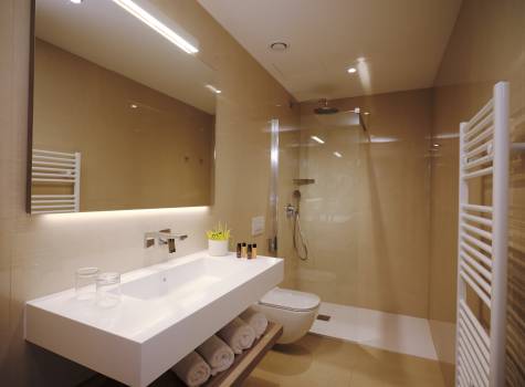 Hotel Riviera - HotelRiviera_bathroom_junior_suite